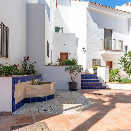 4 Bed Townhouse With Stunning View 度假居 丰希罗拉