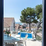 4 Bed Townhouse With Stunning View *