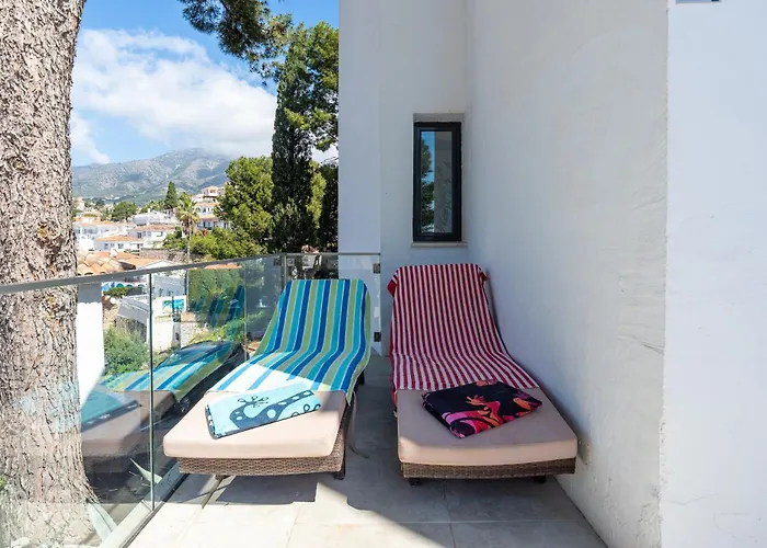 4 Bed Townhouse With Stunning View Holiday home Fuengirola